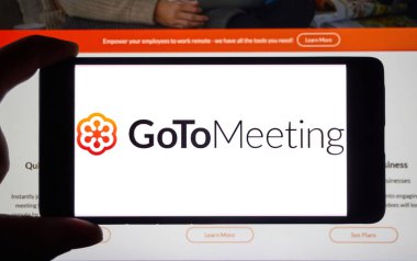 Montreal, Kanada - 8 Nisan 2020: GotoMeeting logosu ve uygulaması mobil ekranda. GoToMeeting, LogMeIn tarafından oluşturulan ve pazarlanan bir çevrimiçi toplantı, masaüstü paylaşımı ve video yazılımıdır..