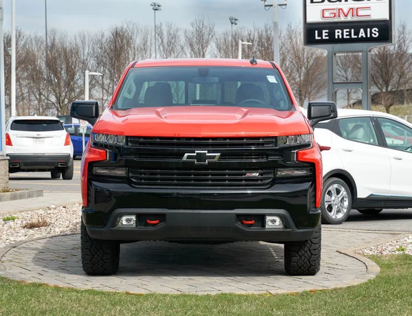 Chevy Z71 Silverado rojo coche . — Foto de Stock