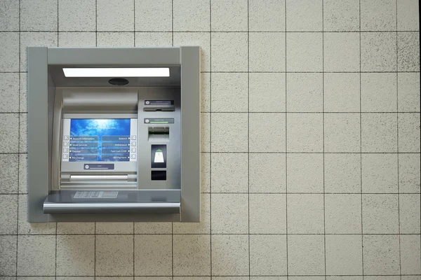 ATM makine. Otomatik vezne banka para makine beton duvar