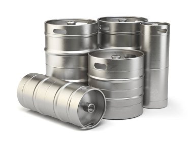 Metal bira fıçıları beyaz arkaplanda izole