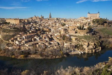 Toledo, İspanya. Ortaçağ Şehir Toledo Aralık ayında havadan görünümü