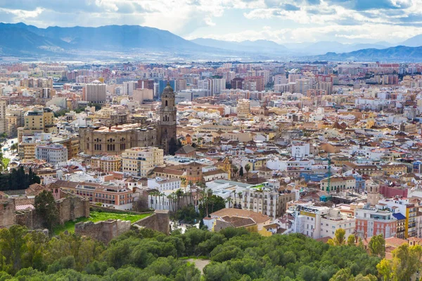 Stadsbilden Flygfoto över Málaga, Andalusien, Spanien. Domkyrkan — Stockfoto