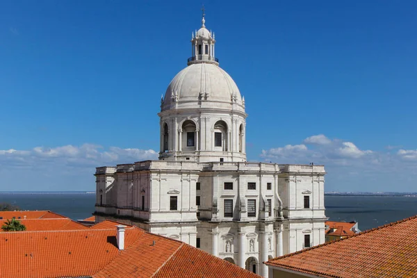 Panteón Nacional (la Iglesia de Santa Engracia) en Lisboa, Puerto — Foto de Stock