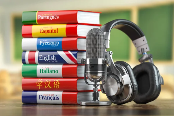 Aprender Línguas Online Dicionário Livros Diferentes Idiomas Com Fones Ouvido — Fotografia de Stock