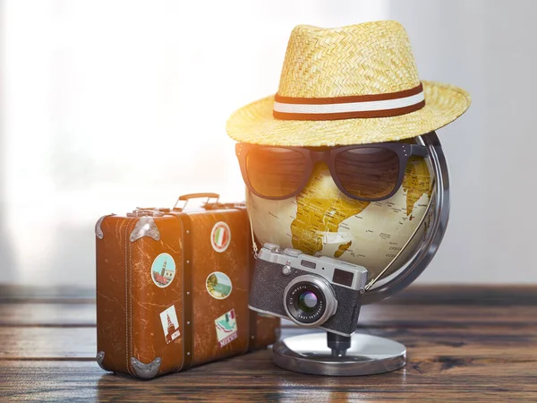 Tourismus Und Reisekonzept Globus Mit Sommerhut Sonnenbrille Fotokamera Und Vintage — Stockfoto