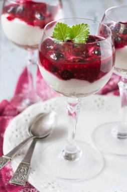 tatlı taze çilek ile