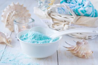 Mavi deniz tuzu kase