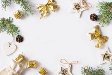 Yıldızlı Noel arkaplanı, köknar ağacı, kalp