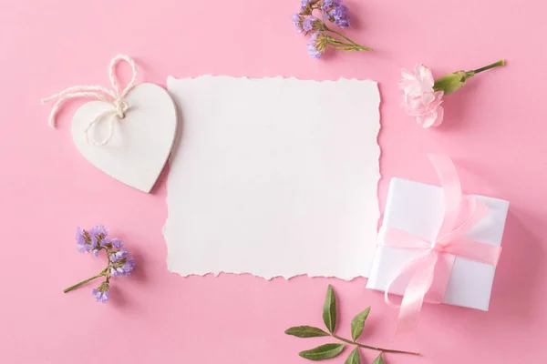 White Paper Flowers Wooden Heart Pink Background Top View Flat — ストック写真