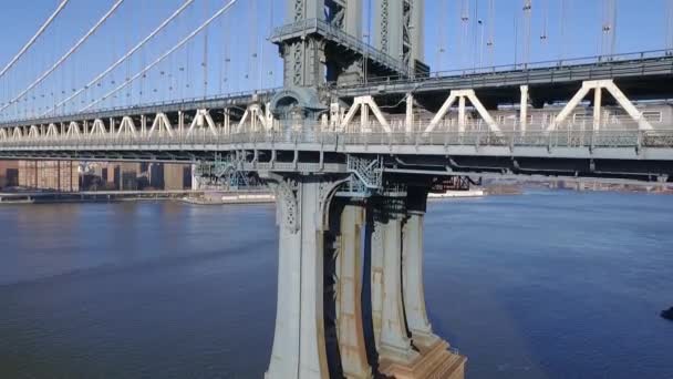 Puente de Manhattan tiro aéreo — Vídeos de Stock