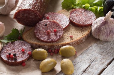 Tahtada salam ve ekmek