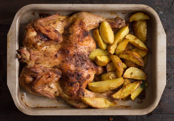 Whole roasted chicken — Stock Photo, Image