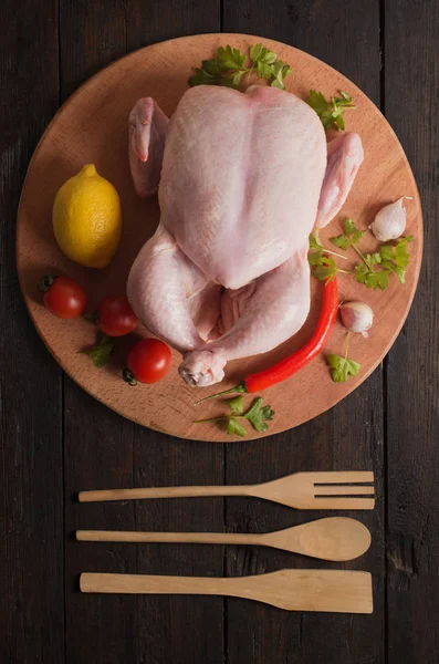 Raw whole chicken — Stok fotoğraf