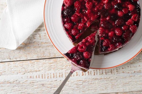 다른 과일 딸기와 과일 케이크 — 스톡 사진