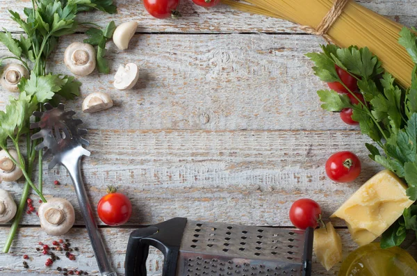 Spaghetti en ingrediënten — Stockfoto