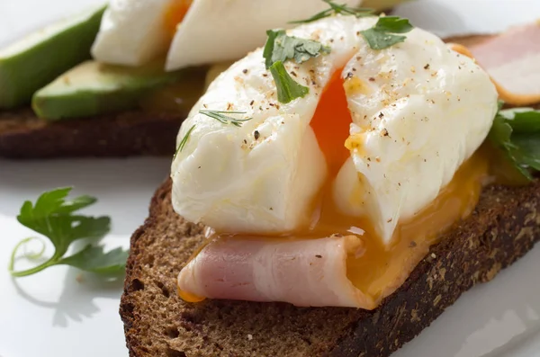 Poached egg — Stock Photo, Image