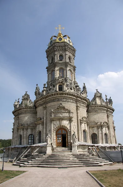 Znamenskaya kerk in Dubrovici — Stockfoto