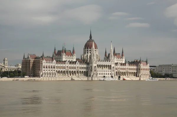 Parlamento húngaro em Budapeste — Fotografia de Stock