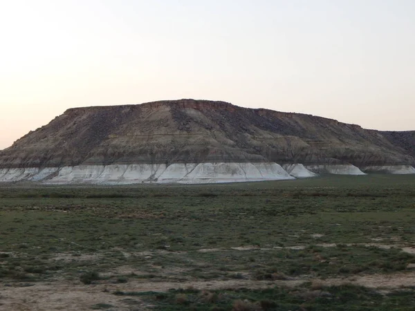 Steppe bergen. Kazachstan. — Stockfoto