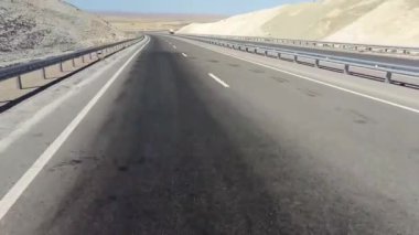 Çölde yol. Cavity Karagiye. Kazakistan.