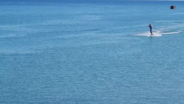 Wakeboard Fahren Auf Hoher See Mit Einer Umkehrbaren Seilwinde Kaspisches — Stockvideo