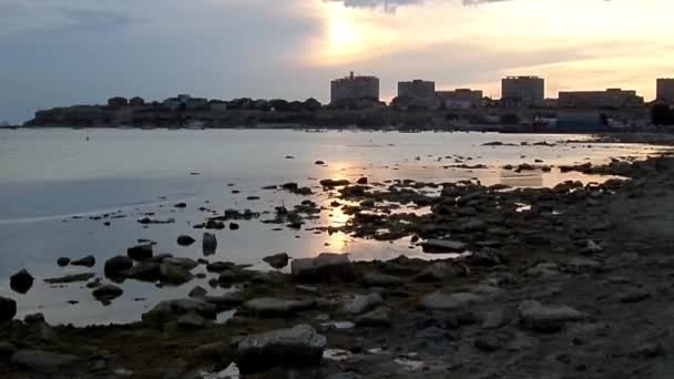 Costa Rochosa Mar Cáspio Pôr Sol Cazaquistão Cidade Aktau Setembro — Vídeo de Stock