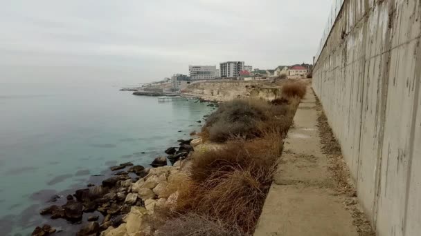 Costa Rochosa Mar Cáspio Trilho Rocha Cazaquistão Cidade Aktau Dezembro — Vídeo de Stock