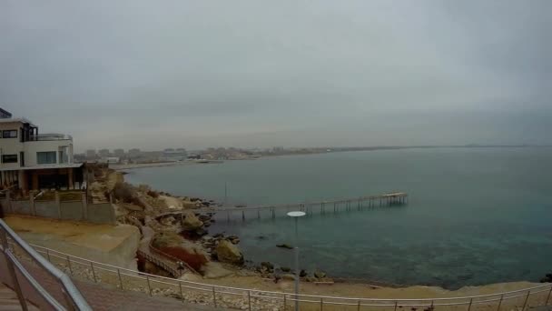 Plataforma Observación Las Rocas Orilla Del Mar Caspio Kazajstán Ciudad — Vídeos de Stock