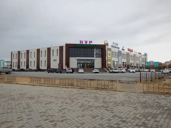 Centro comercial en Zhanaozen . — Foto de Stock