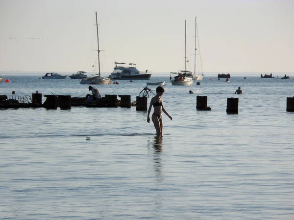 Girl Sea People Rest Sandy Shore Caspian Sea Kazakhstan Aktau — Stock Photo, Image