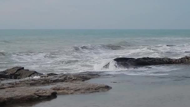Mar Caspio Tormentoso Costa Rocosa Kazajstán Región Mangistau Febrero Año — Vídeos de Stock