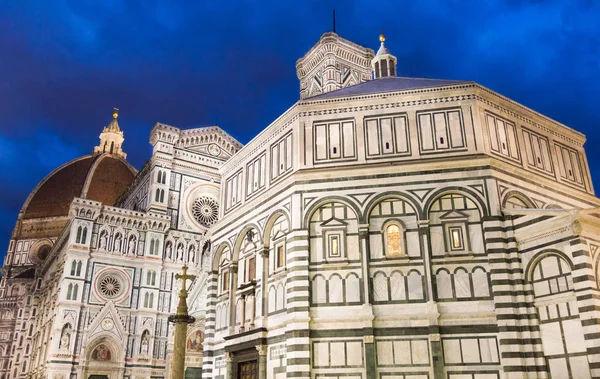 The Basilica di Santa Maria del Fiore and Giotto's Campanile, Fl — Stock Photo, Image