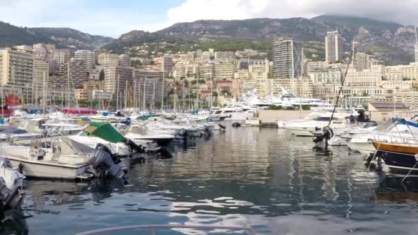 Barcos e iates no porto de Mônaco — Vídeo de Stock