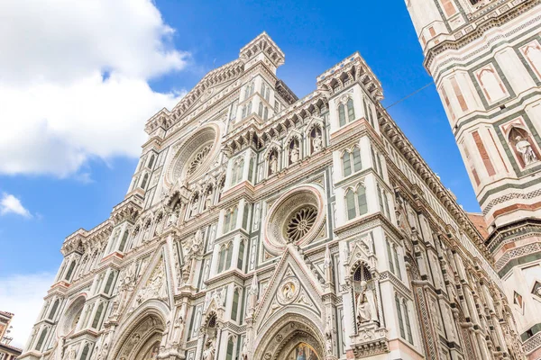 Basílica de Santa Maria del Fiore y Campanile de Giotto, Florencia, Italia — Foto de Stock