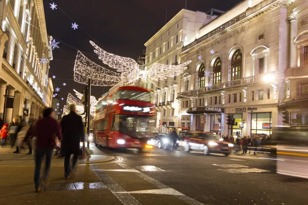 Weihnachtsdekoration in der oxford street, london england — Stockfoto