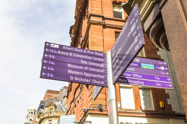 Sign with directions of Liverpool main attractions — Stock Photo, Image