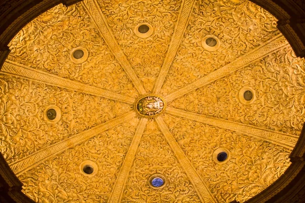 パルマ スペイン 2017 パルマ大聖堂天井のビュー パルマの聖マリア大聖堂はゴシック スタイルを持ち 市内中心部に位置します — ストック写真