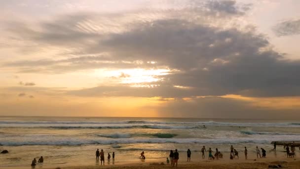 Piękny Zachód Słońca Nad Plażą — Wideo stockowe