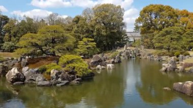 Nijo Kalesi, Kyoto, Japonya 'daki bahçe.
