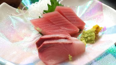 Tabakta ton balığı var.