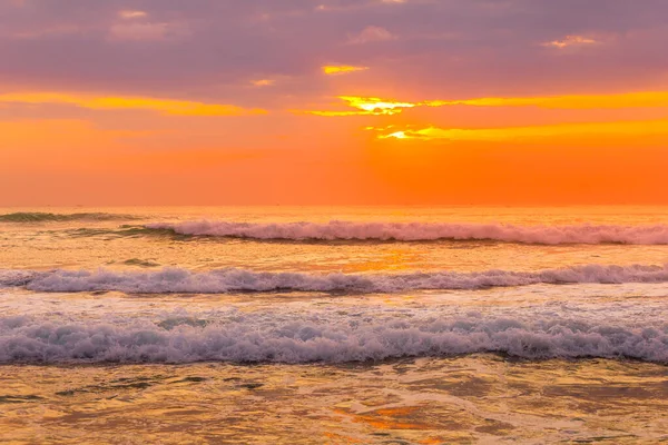 Hermosa Puesta Sol Sobre Océano —  Fotos de Stock