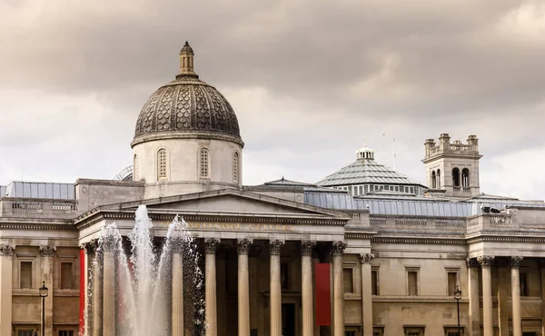 トラファルガー広場の国立美術館 ロンドン イギリス — ストック写真