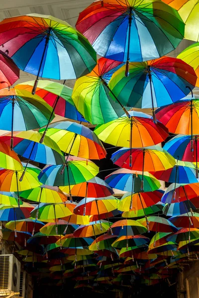 Dekorative Regenschirme Den Straßen Von Bukarest Rumänien — Stockfoto