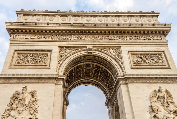 Zafer Takı, Paris, Fransa