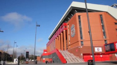 Liverpool, İngiltere - 1 Nisan 2017: Anfield Stadyumu, Liverpool Futbol Kulübü 'nün evi. Burası İngiltere 'deki en büyük altıncı futbol stadyumu..