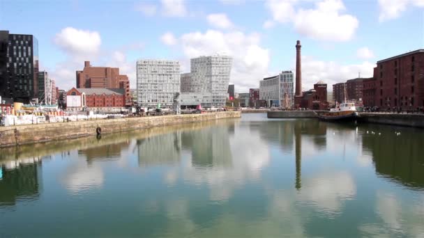 Vista Del Albert Dock Liverpool Reino Unido — Vídeo de stock