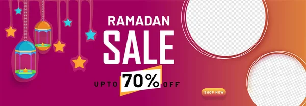 Elegant Text Ramadan Försäljning Hängande Färgglada Lyktor Och Utrymme För — Stock vektor