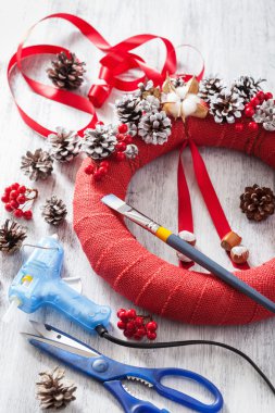 Kırmızı Noel çelenk dekorasyon DIY yapma el yapımı