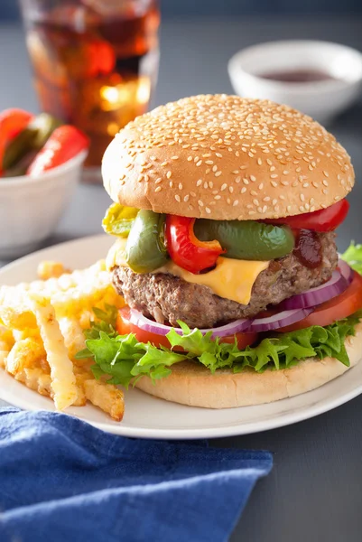 Homemade cheese burger with peppers tomato onion — Stock Photo, Image