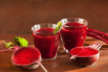 taze sağlıklı pancar suyu ve bitkisel